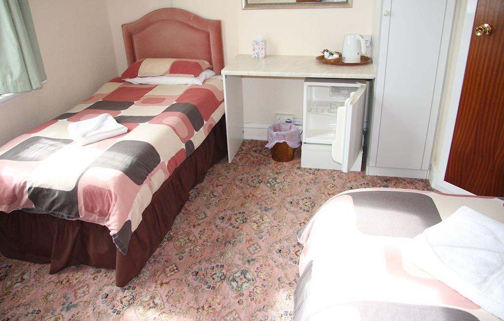 Dove Court Mini Lodge アルモンズベリー エクステリア 写真