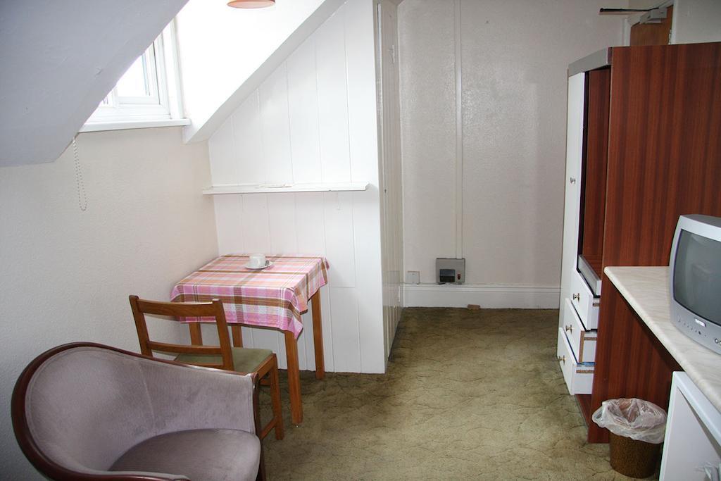 Dove Court Mini Lodge アルモンズベリー エクステリア 写真